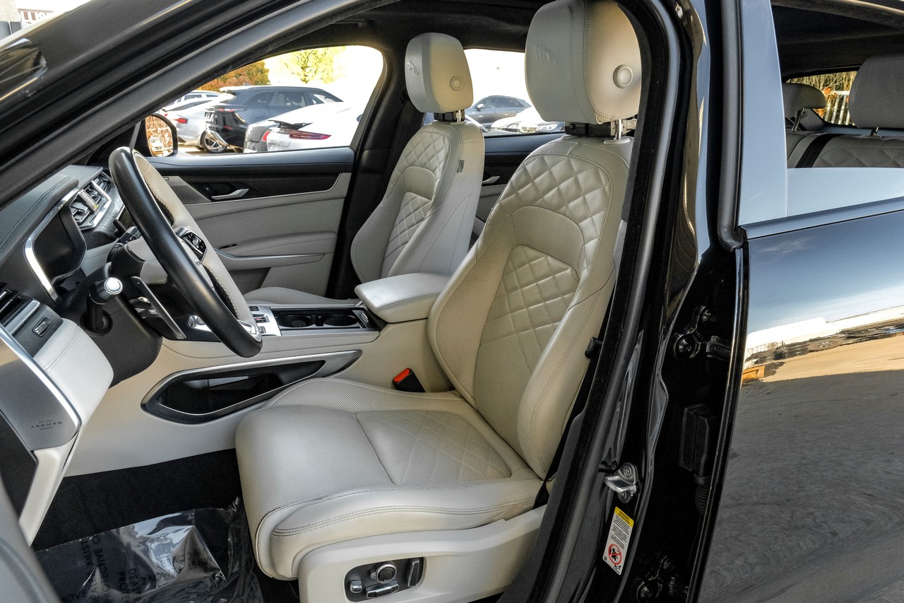 Jaguar F-PACE Vehicle Main Gallery Image 39