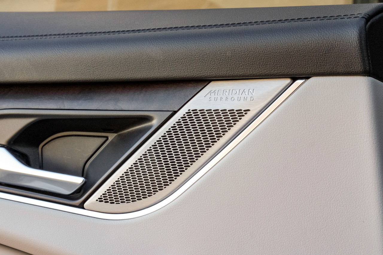 Jaguar F-PACE Vehicle Main Gallery Image 51