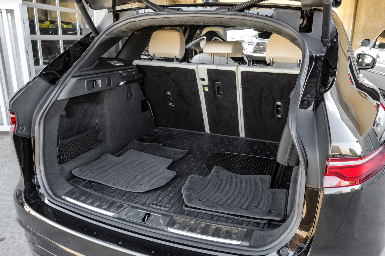 Jaguar F-PACE Vehicle Main Gallery Image 56