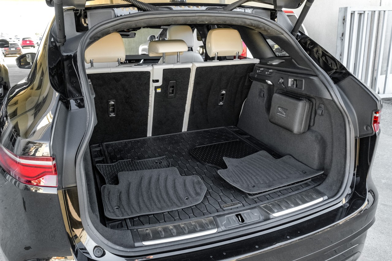 Jaguar F-PACE Vehicle Main Gallery Image 57