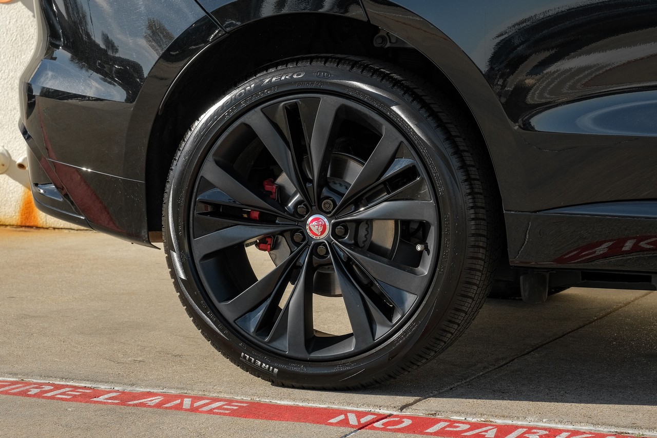 Jaguar F-PACE Vehicle Main Gallery Image 59