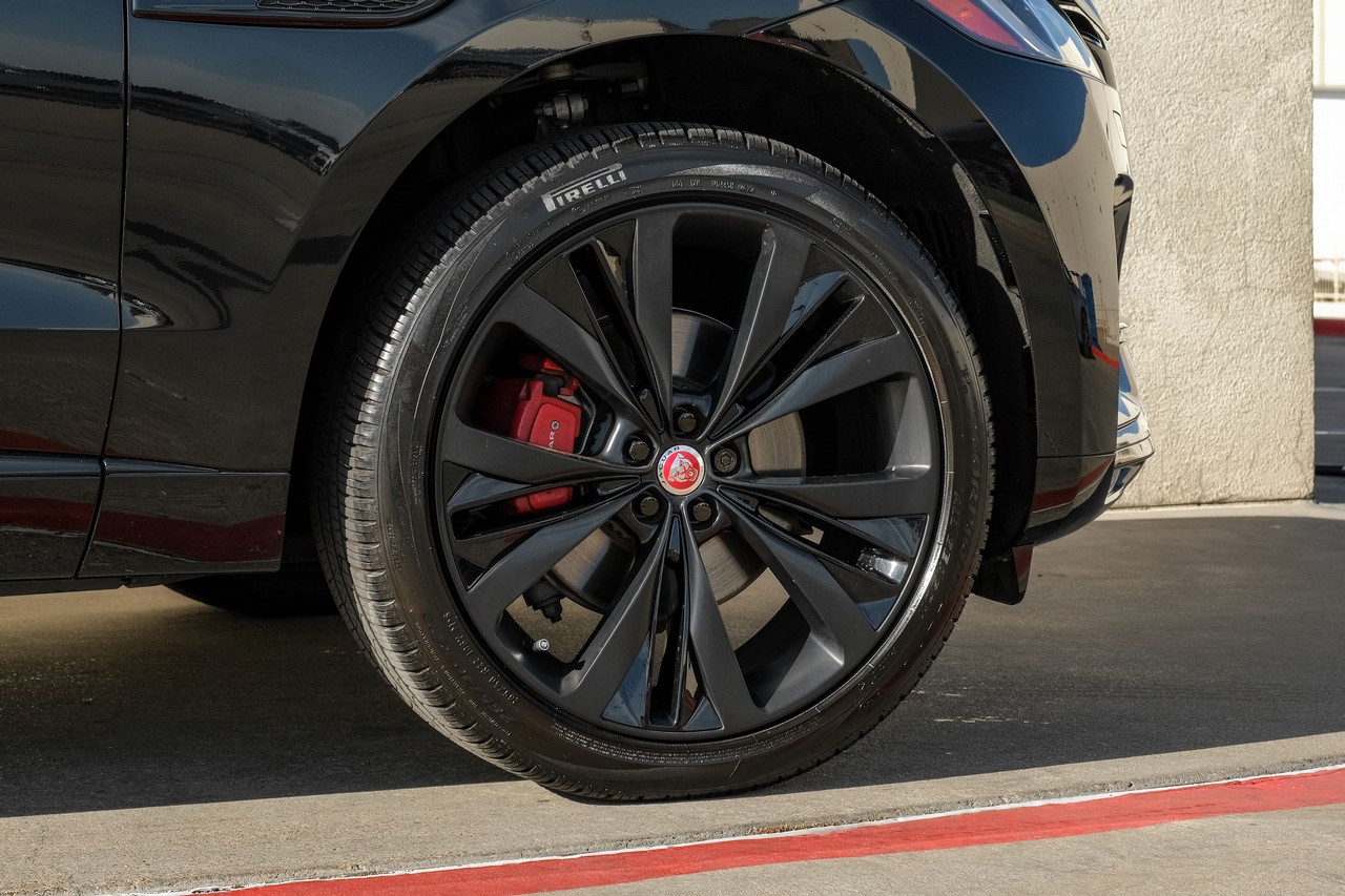 Jaguar F-PACE Vehicle Main Gallery Image 60