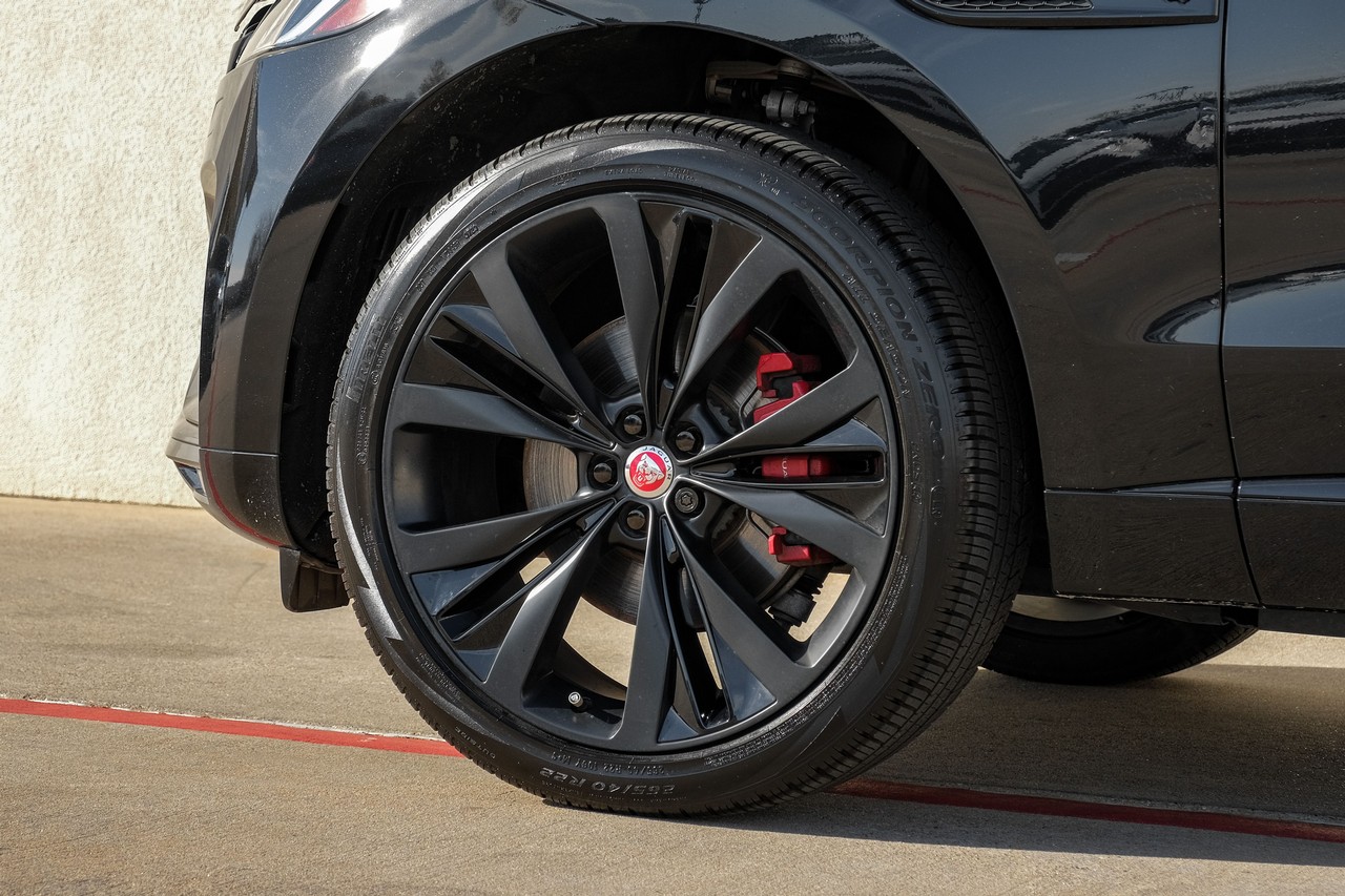 Jaguar F-PACE Vehicle Main Gallery Image 61