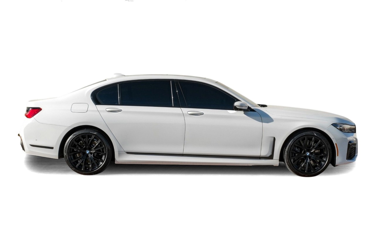 BMW 7 Series Vehicle Main Gallery Image 08