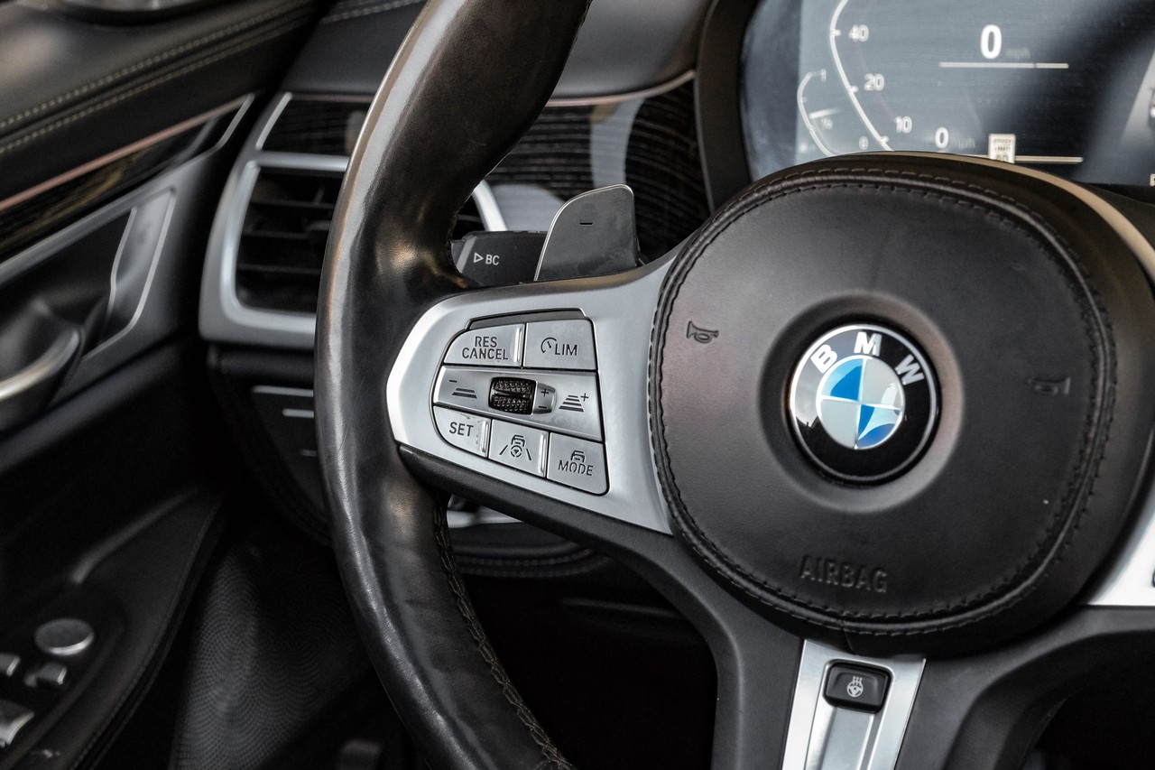 BMW 7 Series Vehicle Main Gallery Image 17