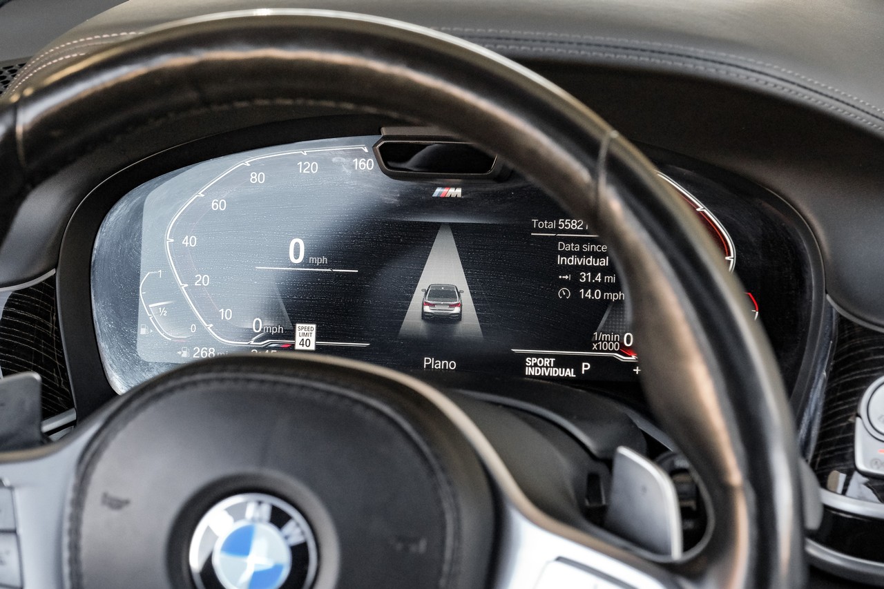 BMW 7 Series Vehicle Main Gallery Image 19