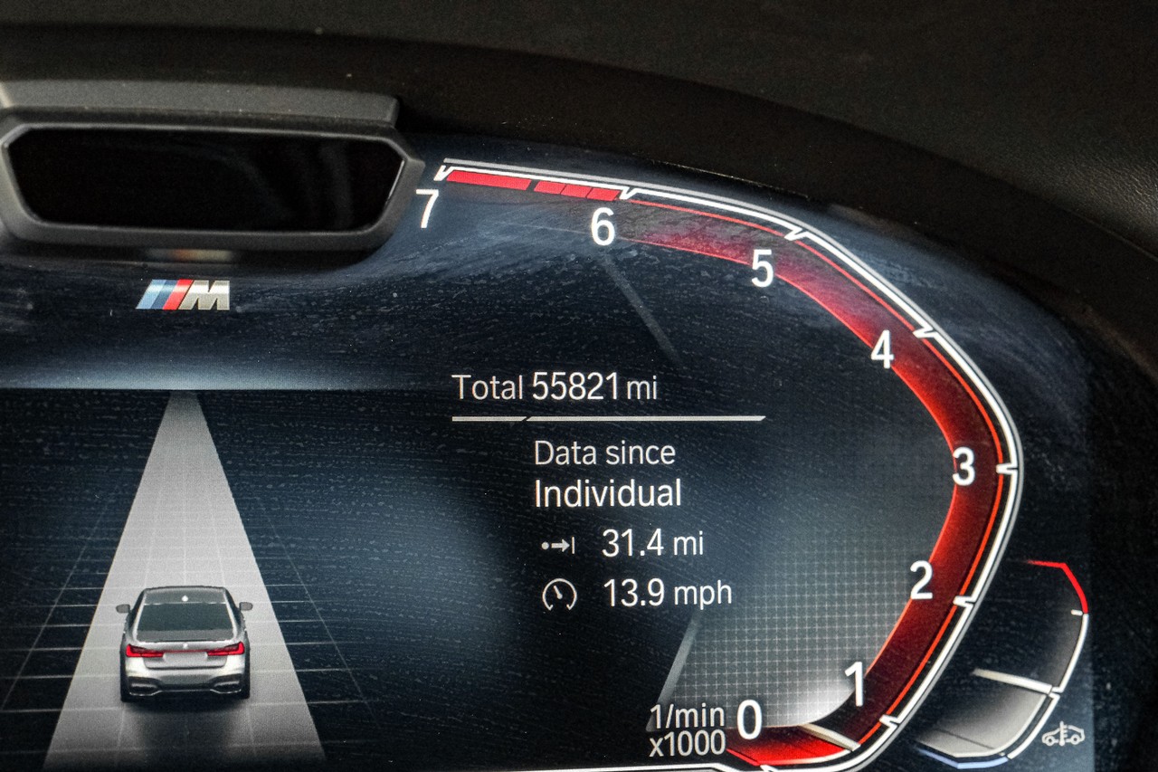 BMW 7 Series Vehicle Main Gallery Image 21