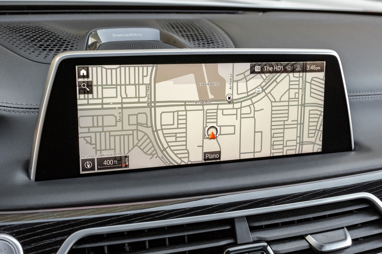 BMW 7 Series Vehicle Main Gallery Image 23