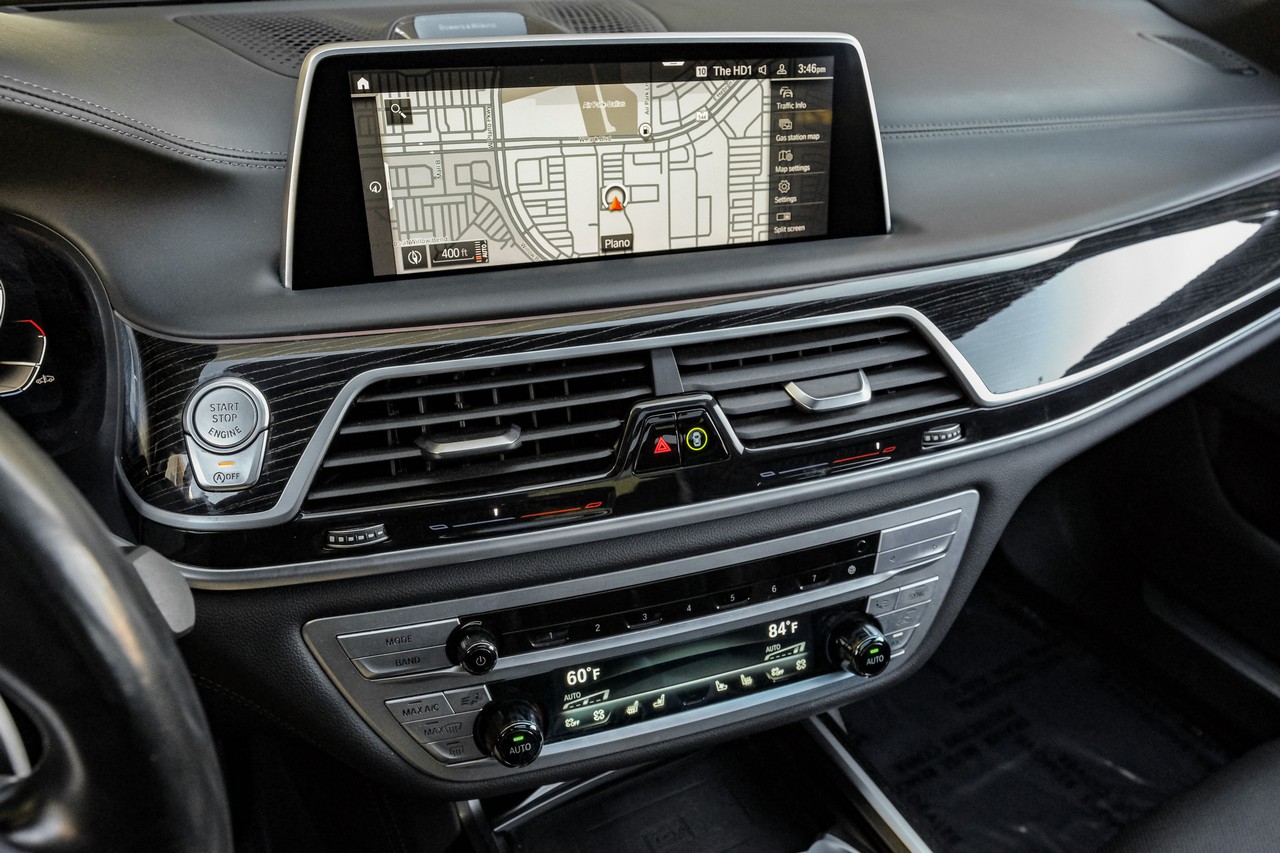 BMW 7 Series Vehicle Main Gallery Image 30