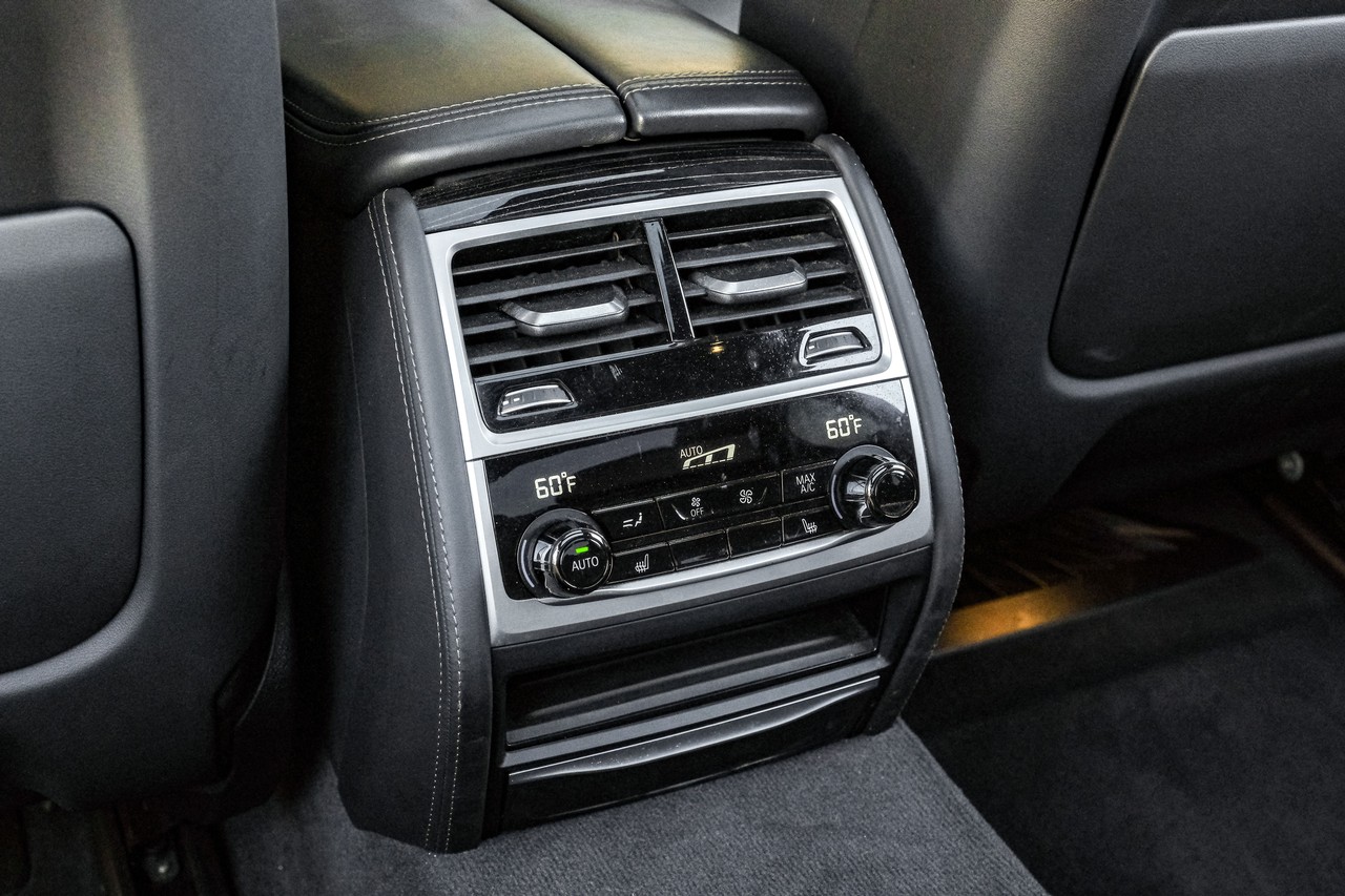 BMW 7 Series Vehicle Main Gallery Image 42