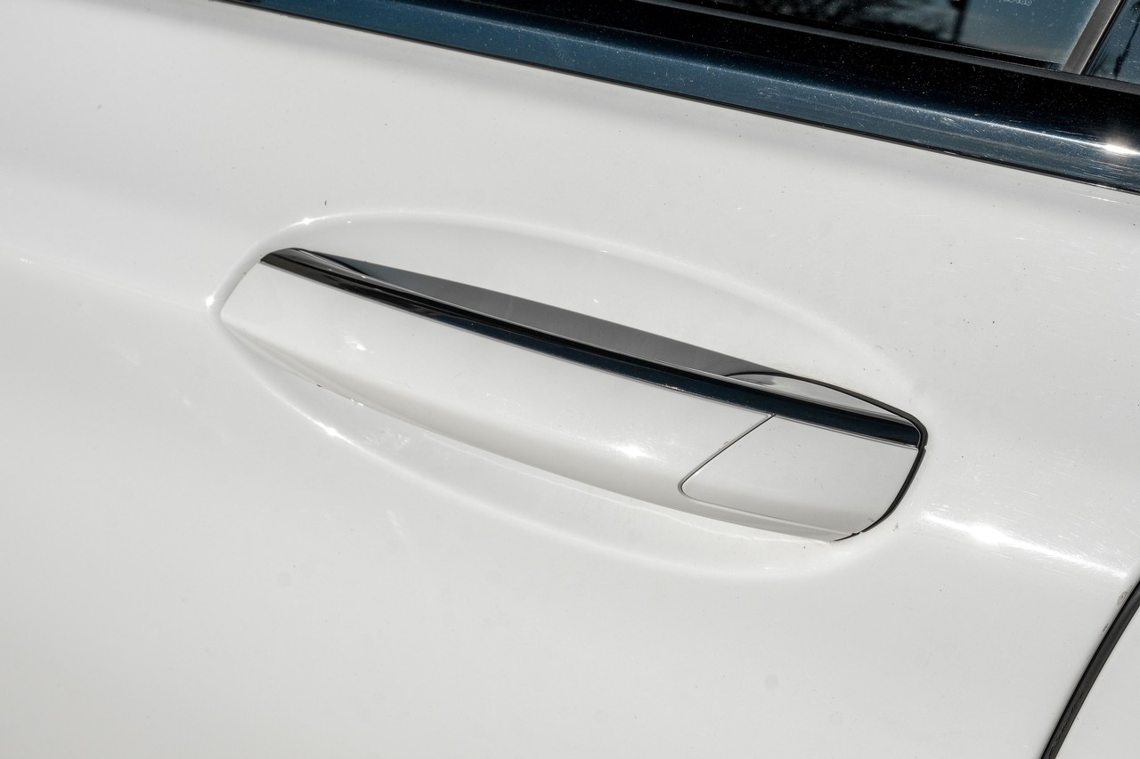 BMW 7 Series Vehicle Main Gallery Image 45