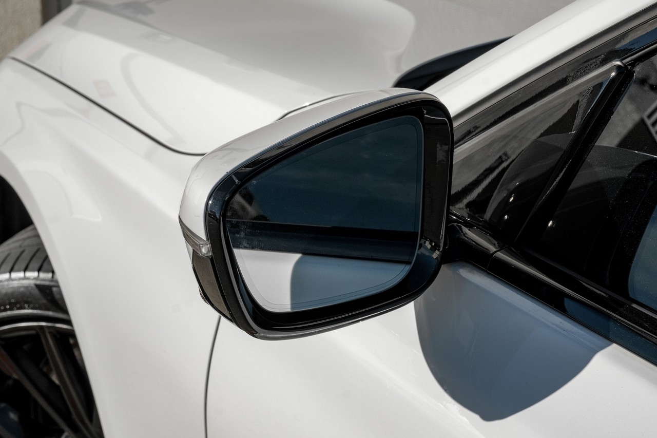 BMW 7 Series Vehicle Main Gallery Image 46