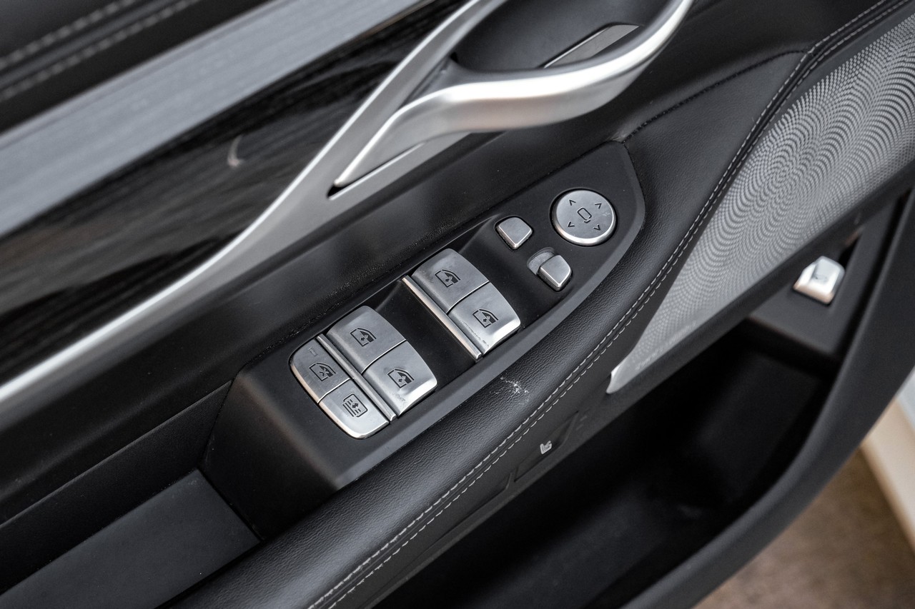 BMW 7 Series Vehicle Main Gallery Image 48