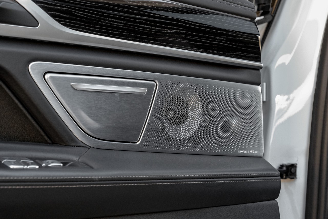 BMW 7 Series Vehicle Main Gallery Image 51