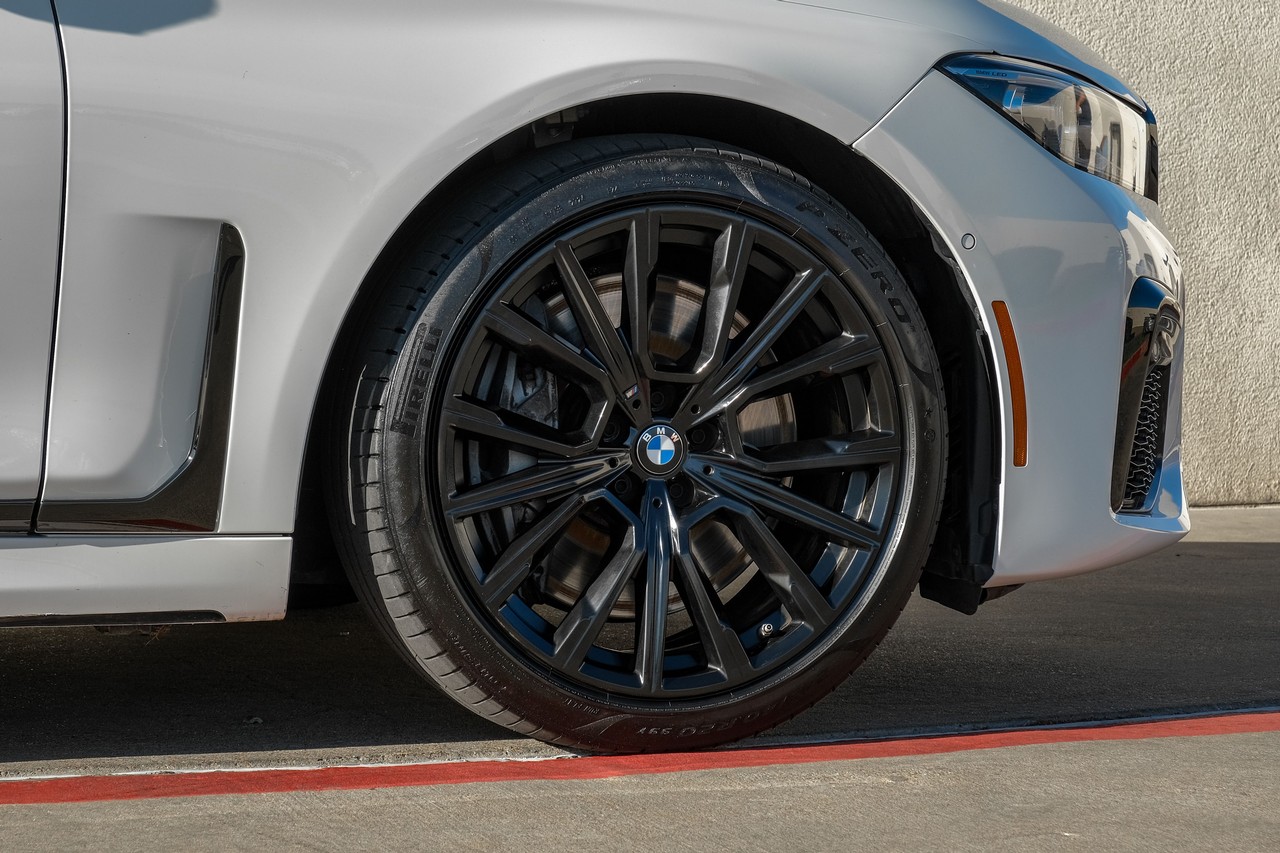 BMW 7 Series Vehicle Main Gallery Image 60