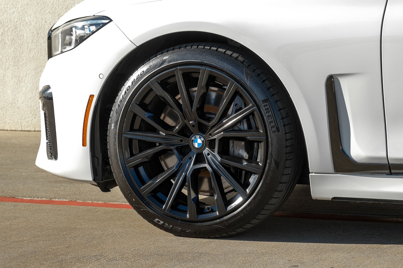 BMW 7 Series Vehicle Main Gallery Image 61
