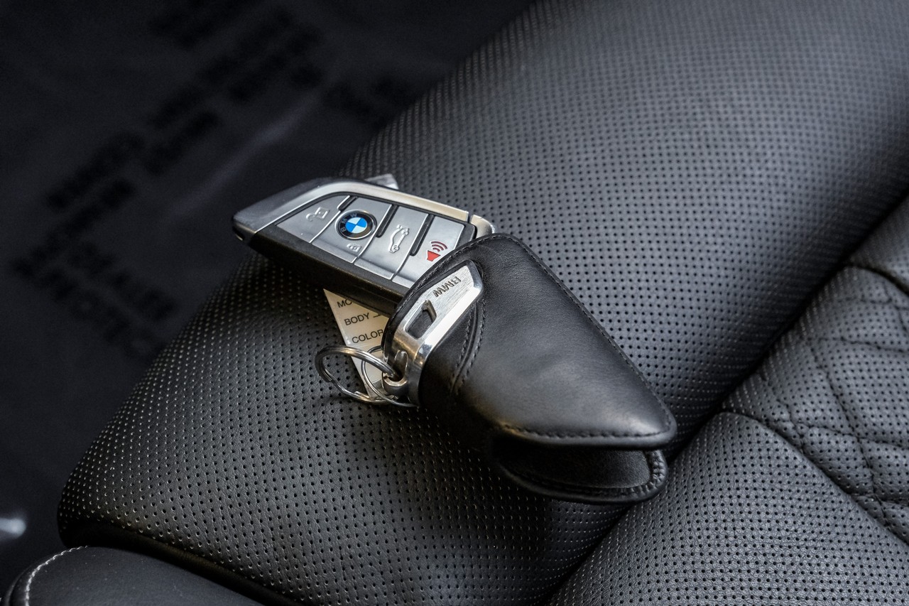 BMW 7 Series Vehicle Main Gallery Image 63