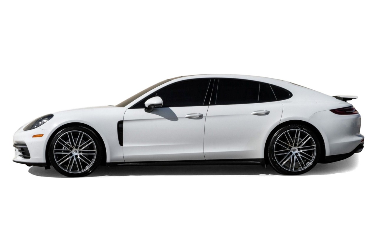 Porsche Panamera Vehicle Main Gallery Image 12