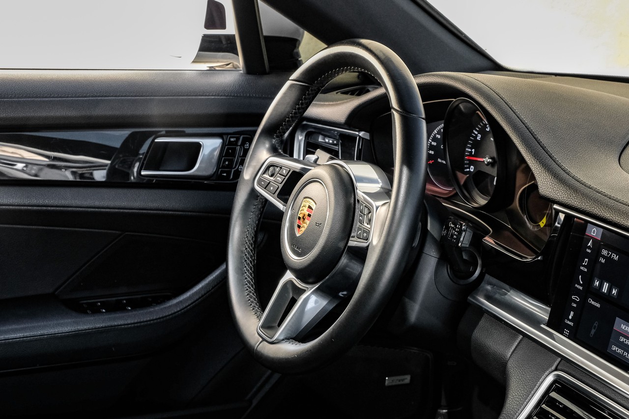 Porsche Panamera Vehicle Main Gallery Image 14