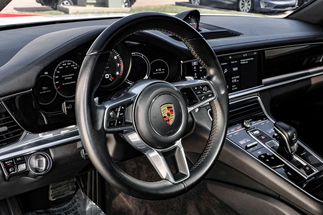 Porsche Panamera Vehicle Main Gallery Image 15