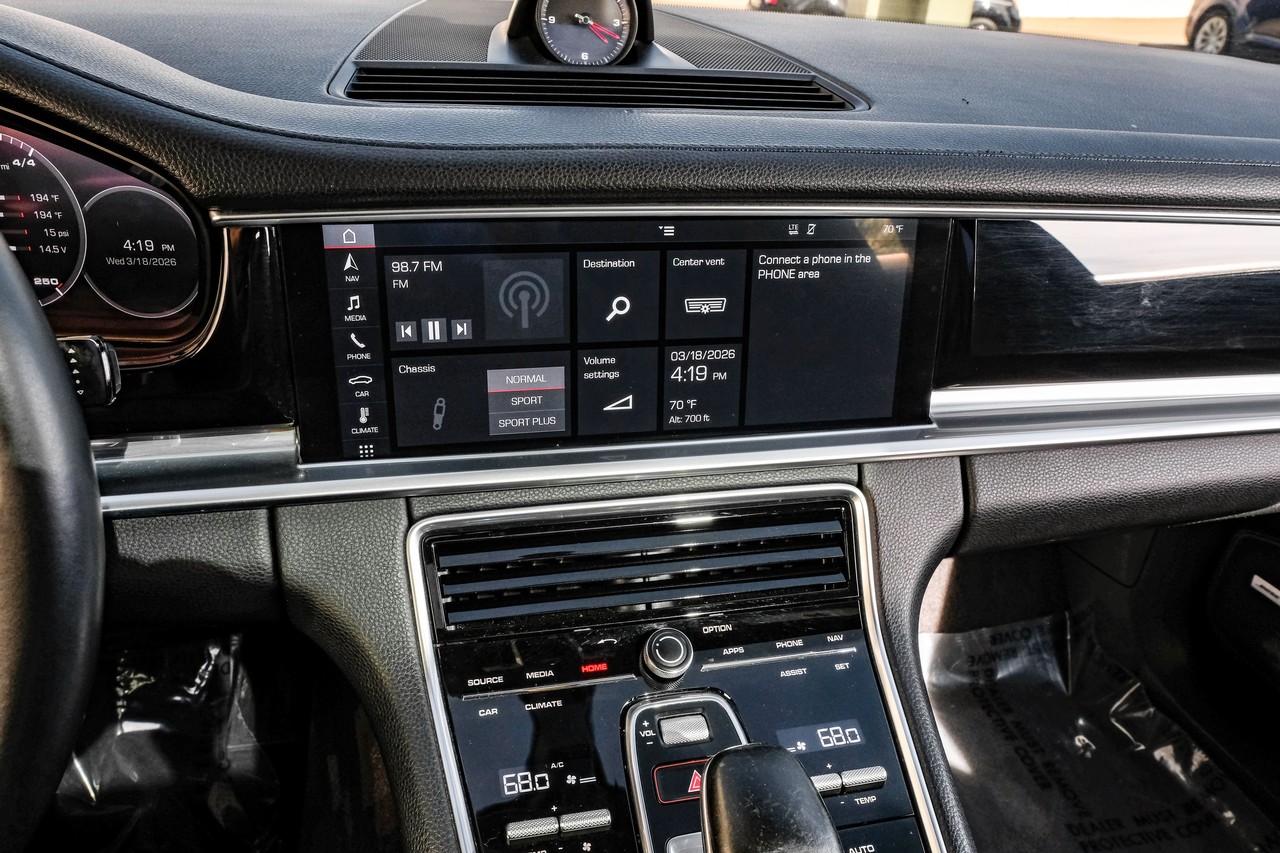 Porsche Panamera Vehicle Main Gallery Image 29