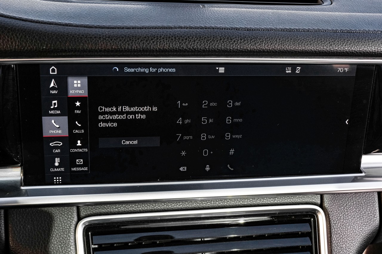 Porsche Panamera Vehicle Main Gallery Image 31