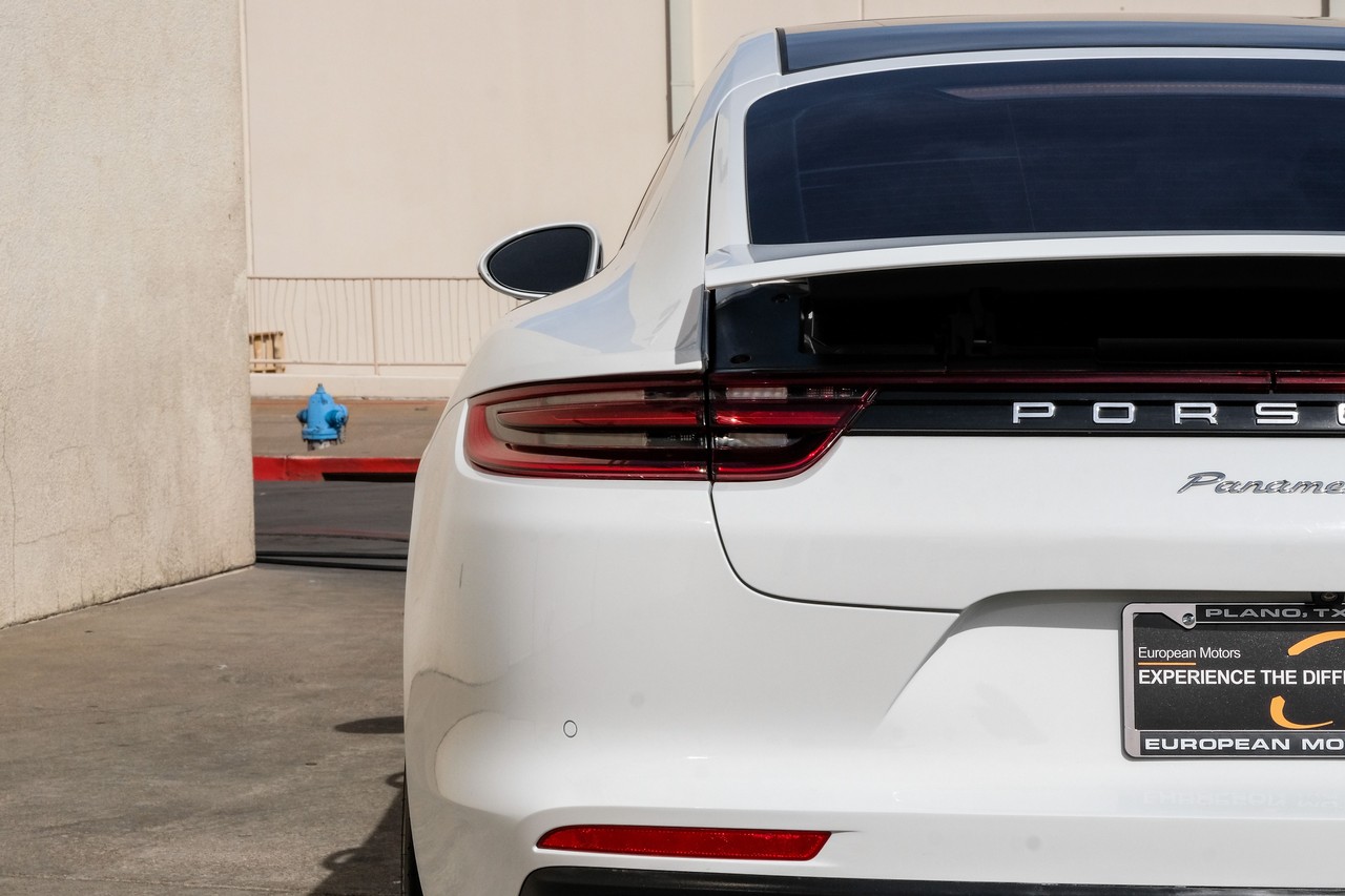 Porsche Panamera Vehicle Main Gallery Image 49