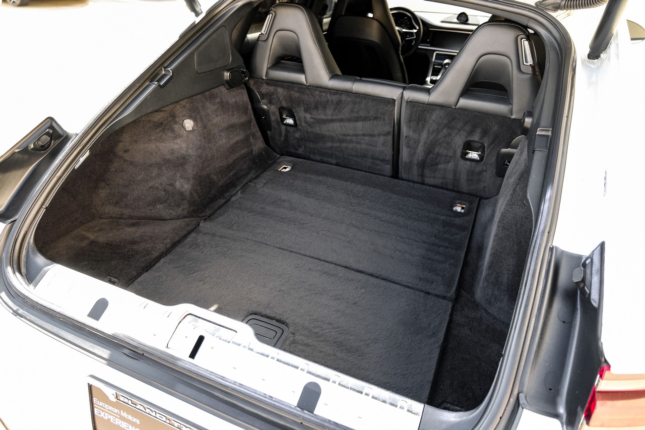 Porsche Panamera Vehicle Main Gallery Image 50