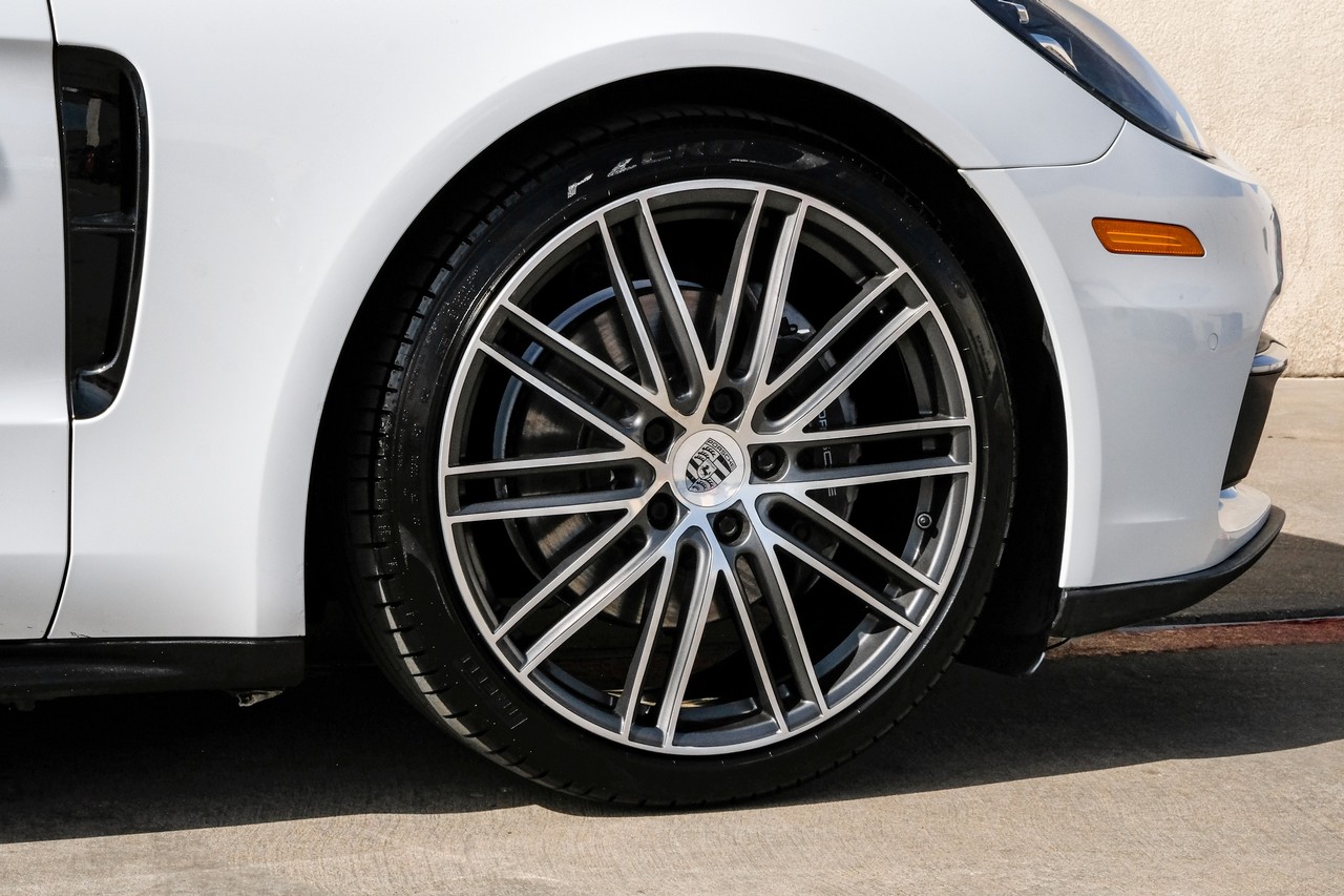 Porsche Panamera Vehicle Main Gallery Image 54