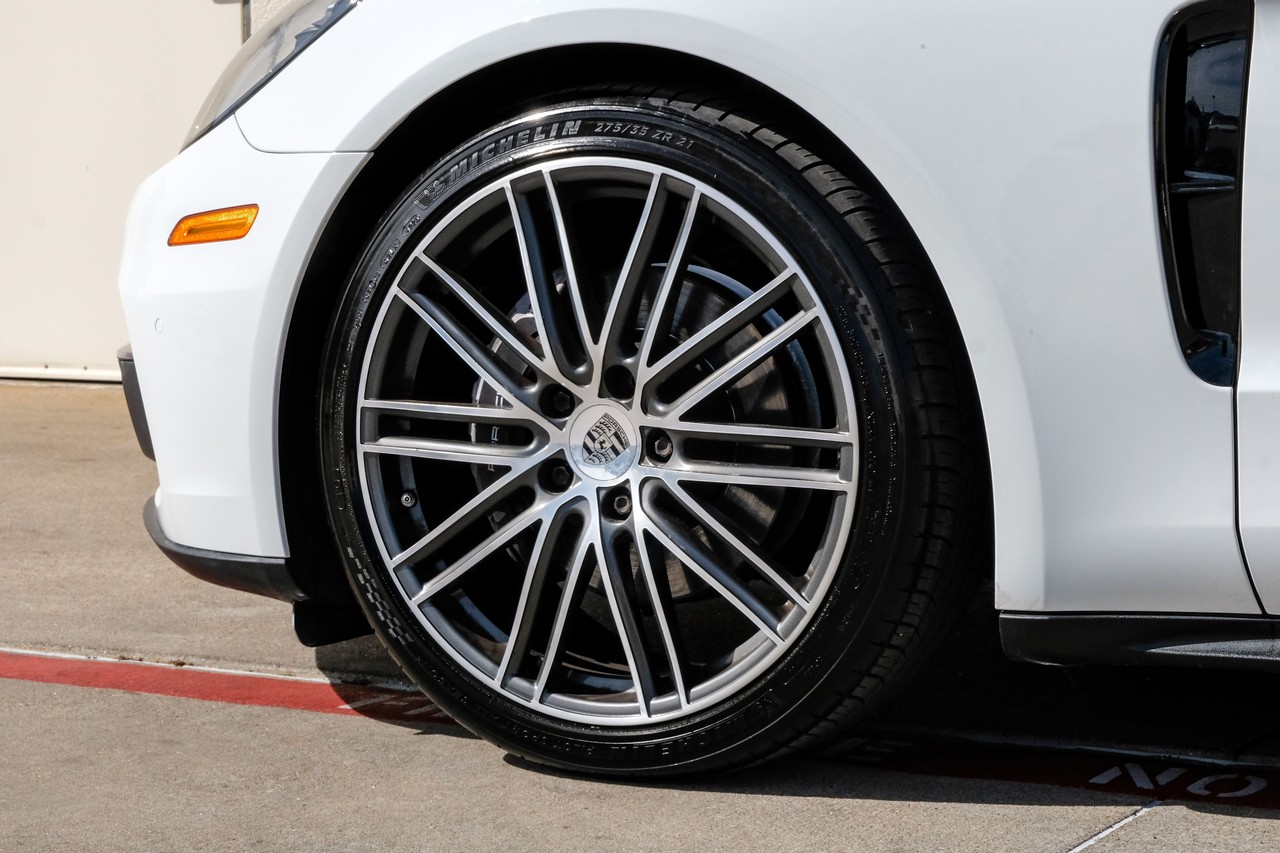 Porsche Panamera Vehicle Main Gallery Image 55