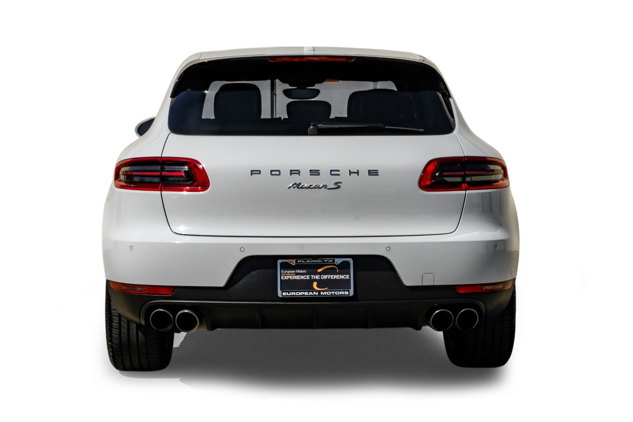 Porsche Macan Vehicle Main Gallery Image 09