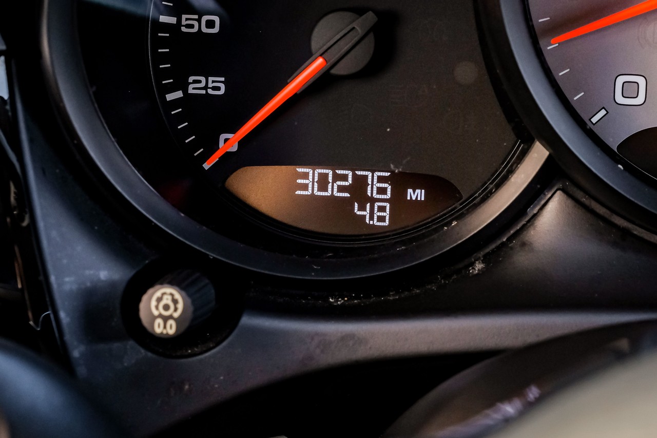 Porsche Macan Vehicle Main Gallery Image 20