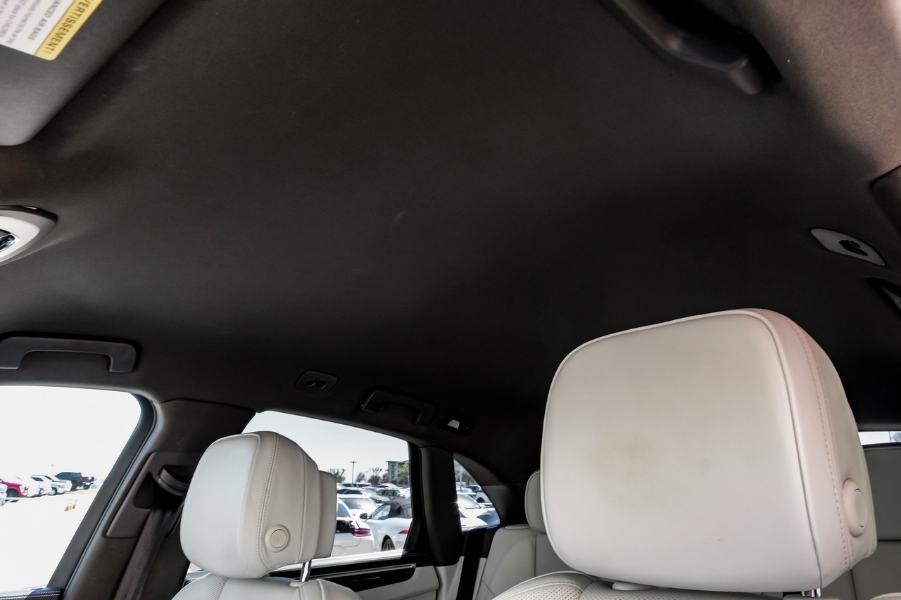 Porsche Macan Vehicle Main Gallery Image 30