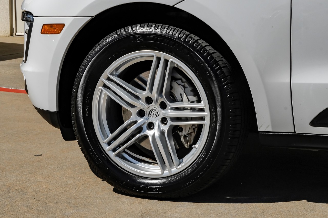 Porsche Macan Vehicle Main Gallery Image 54