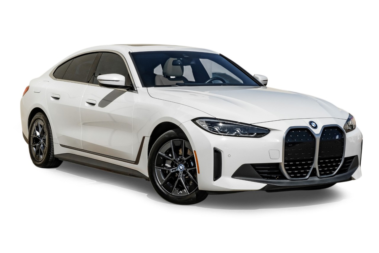 BMW i4 Vehicle Main Gallery Image 07