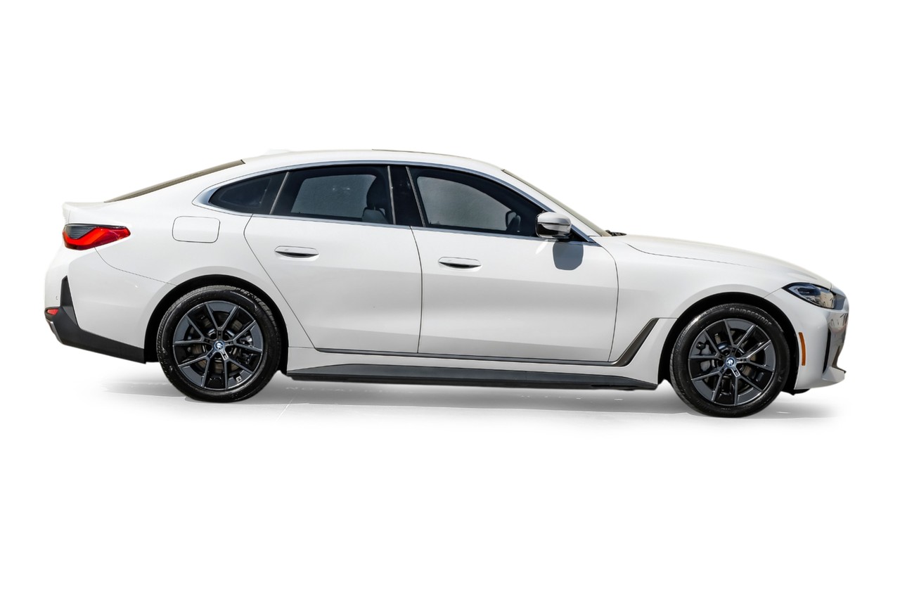 BMW i4 Vehicle Main Gallery Image 08