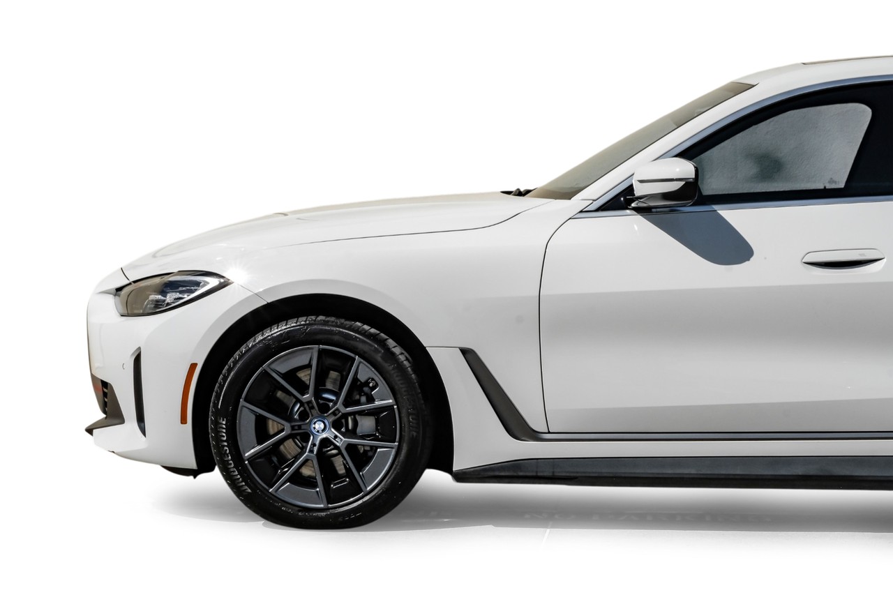 BMW i4 Vehicle Main Gallery Image 11