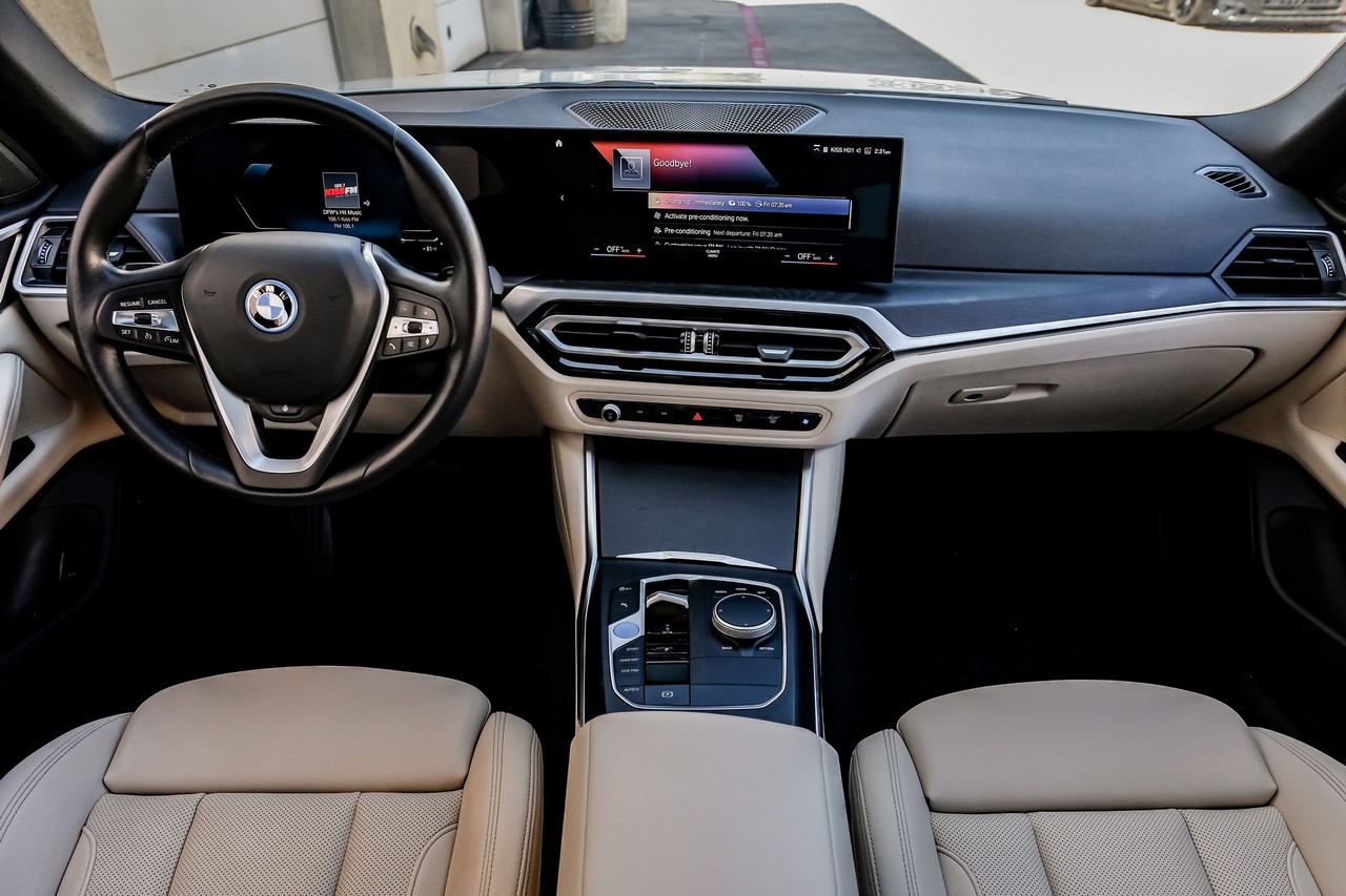 BMW i4 Vehicle Main Gallery Image 14