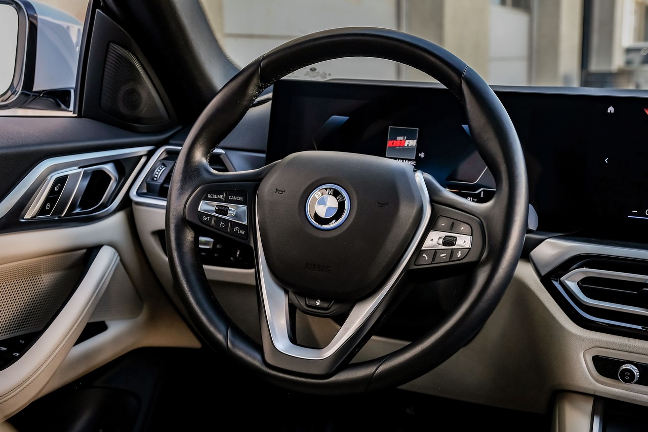 BMW i4 Vehicle Main Gallery Image 16