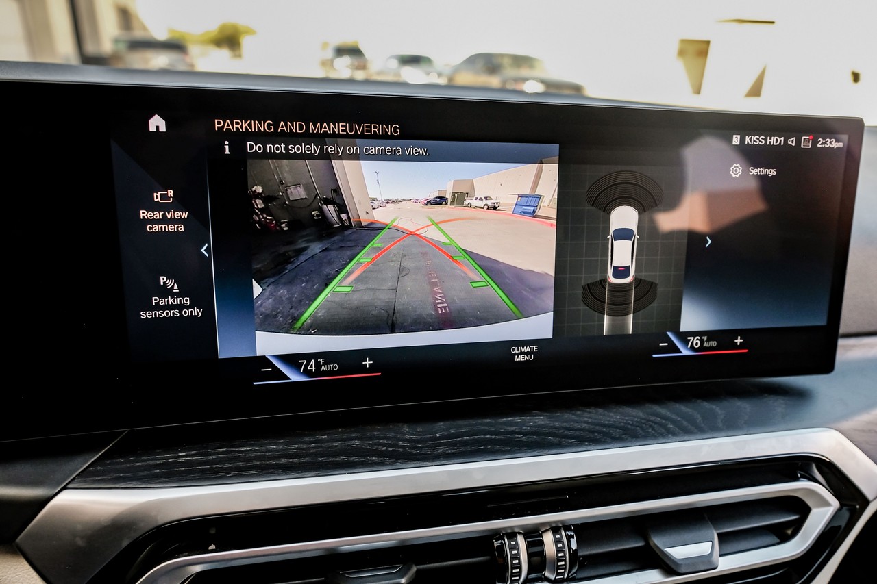 BMW i4 Vehicle Main Gallery Image 23