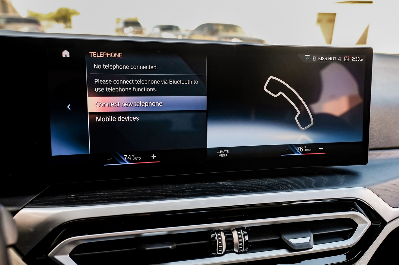 BMW i4 Vehicle Main Gallery Image 30