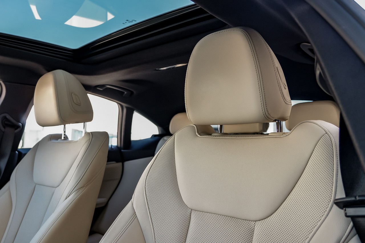 BMW i4 Vehicle Main Gallery Image 34