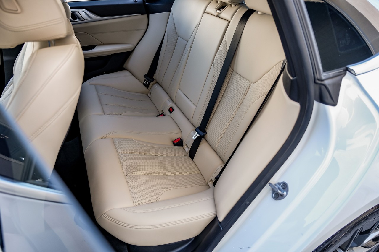 BMW i4 Vehicle Main Gallery Image 43