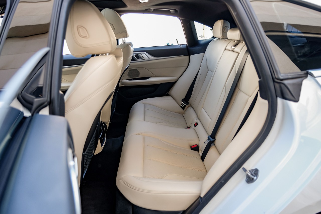 BMW i4 Vehicle Main Gallery Image 44