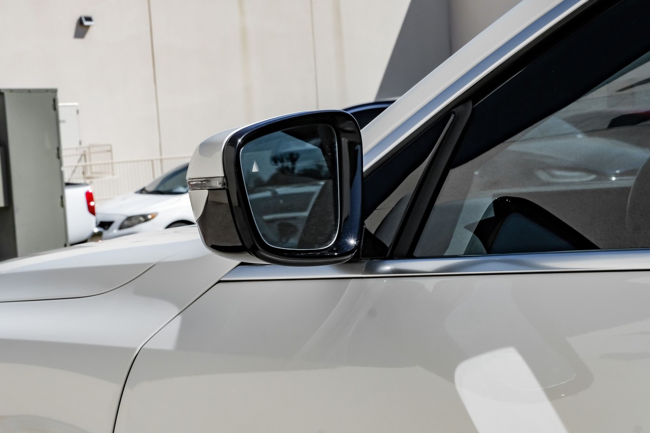 BMW i4 Vehicle Main Gallery Image 45