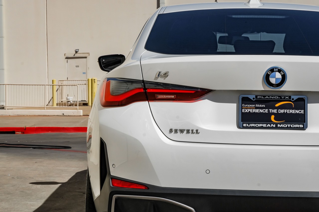 BMW i4 Vehicle Main Gallery Image 53