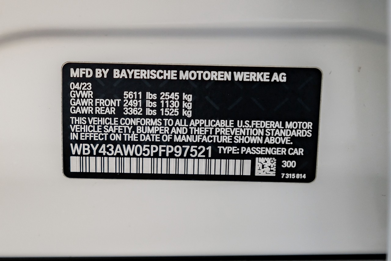 BMW i4 Vehicle Main Gallery Image 63