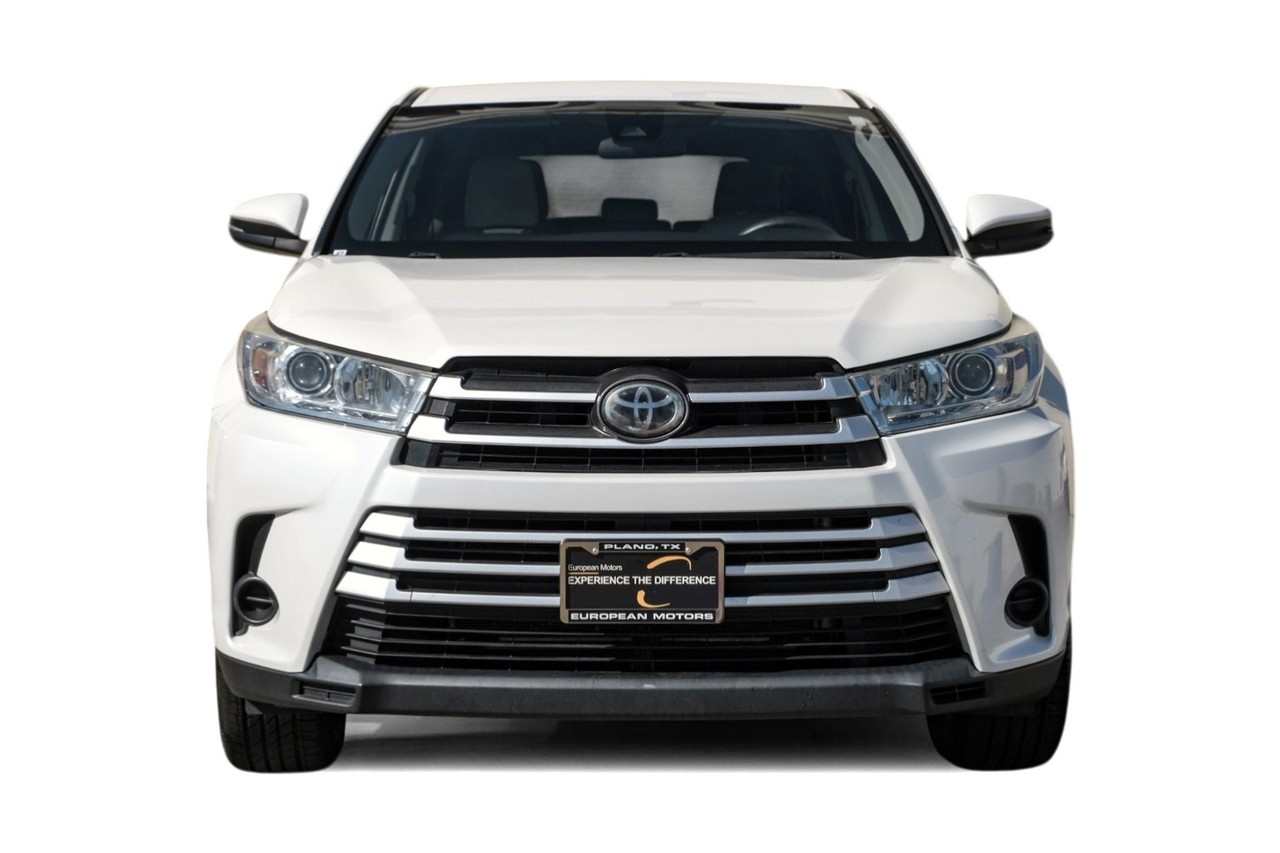 Toyota Highlander Vehicle Main Gallery Image 04