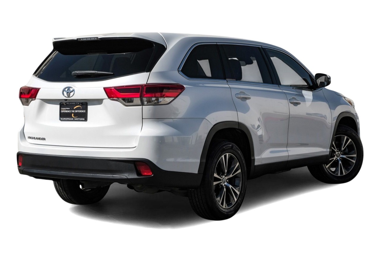 Toyota Highlander Vehicle Main Gallery Image 07