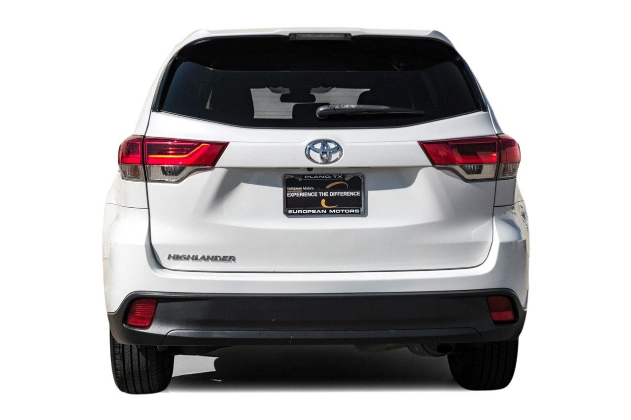 Toyota Highlander Vehicle Main Gallery Image 08